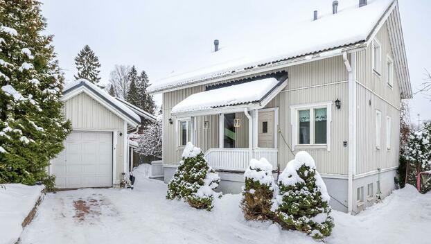 Mustanniemenrinne 3a, Puistola, Helsinki