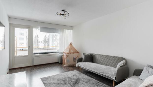 Raiviosuonmäki 4, Martinlaakso, Vantaa