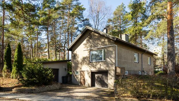 Takamaantie 81, Luolavuori, Turku