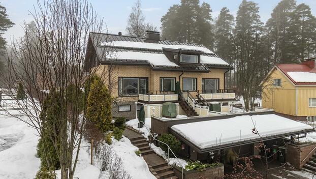 Salmelaisenkatu 21, Linnanpelto, Kuopio