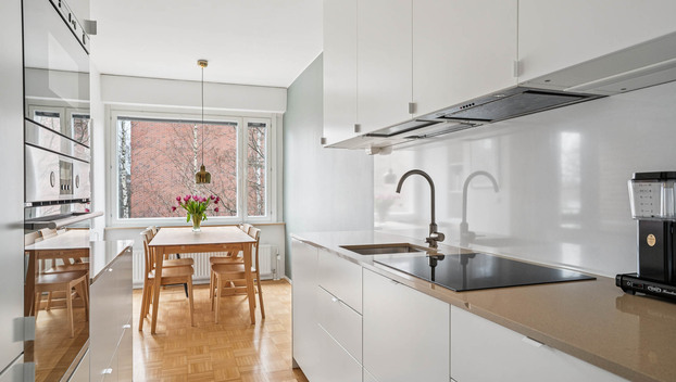 Ukonvaaja 1, Pohjois-Tapiola, Espoo