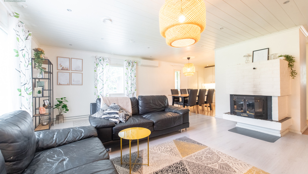 Säntintie 290, Mieto, Kurikka