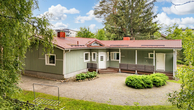Puistotie 17, Keskusta, Ii