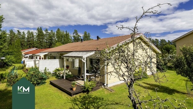 Louhenkatu 9, Hovila, Kotka