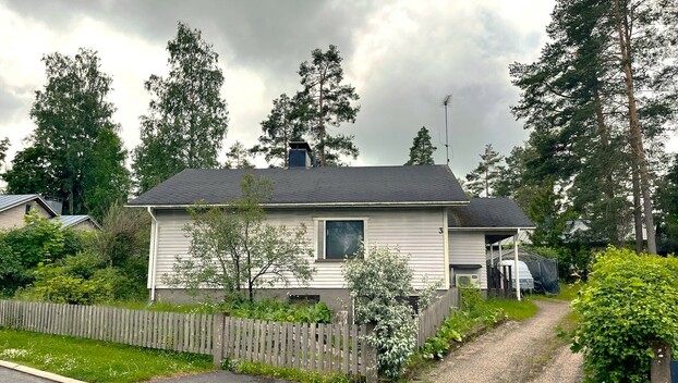 Sallisenkatu 3, Kirjavatolppa, Hyvinkää