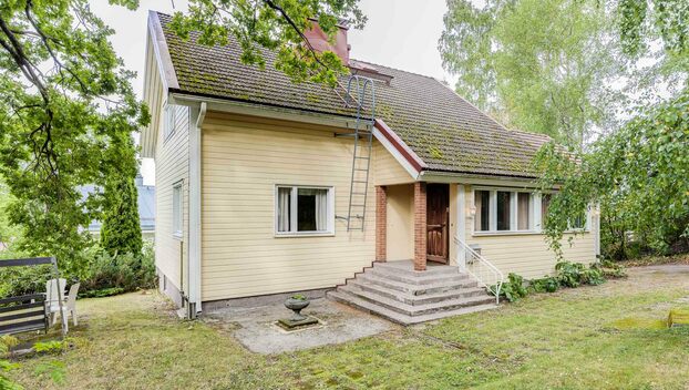 Lainlukijantie 27b, Torpparinmäki, Helsinki