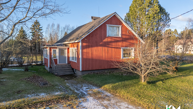 Lentokentäntie 440, Kruunupyy