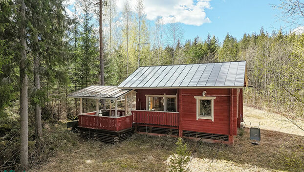 Pääskynpolku 11, Hartola