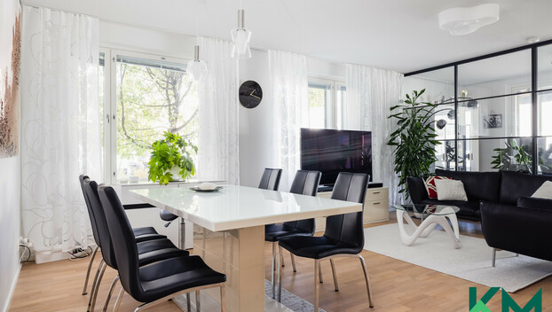 Laaksotie 10, Keskusta, Kauniainen