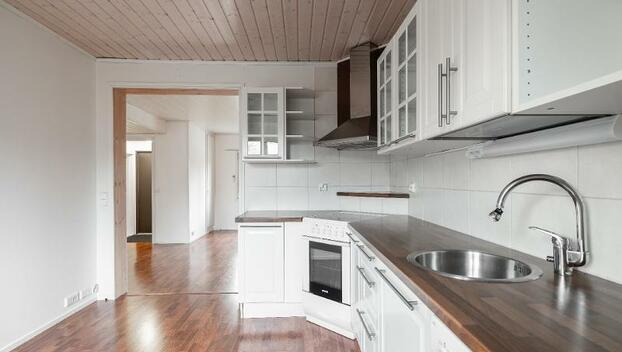 Tarhurintie 11, Hovila, Kotka