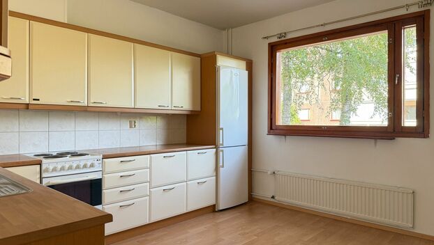 Lukkarinkatu 13-15, Hovila, Kotka