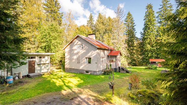 Piilomäentie 4, Launonen, Loppi