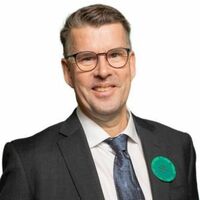 kiinteistönvälittäjä, LKV, kaupanvahvistaja Jukka Pakkanen