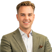 laillistettu kiinteistönvälittäjä, LKV, Insinööri (AMK) , (RAKI)™ Rakennuttaja- ja kiinteistöasiantuntija tutkinto Jesse Nylund