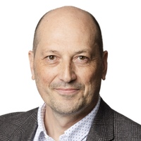 asuntomyyjä bostadsmäklare Marc Stejskal