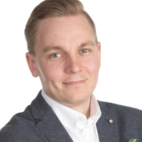 toimitusjohtaja, yrittäjä, LKV, Johtamisen erikoisammattitutkinto, Laillistettu kiinteistönvälittäjä Matti Palovaara