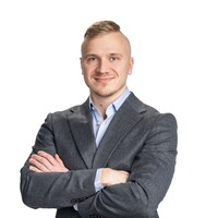 Myyntineuvottelija Teemu Huoponen