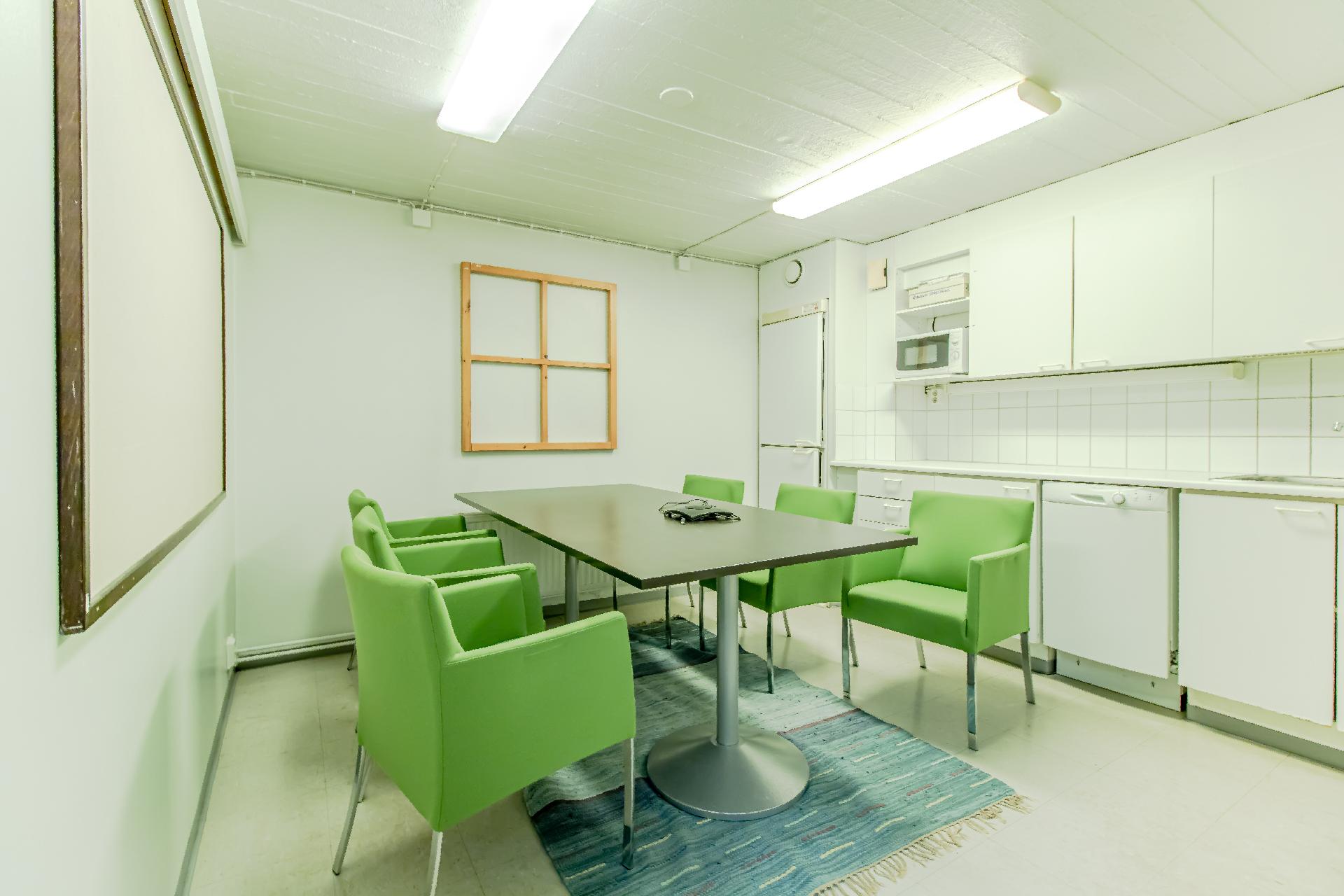 Alakerrassa neuvottelutila