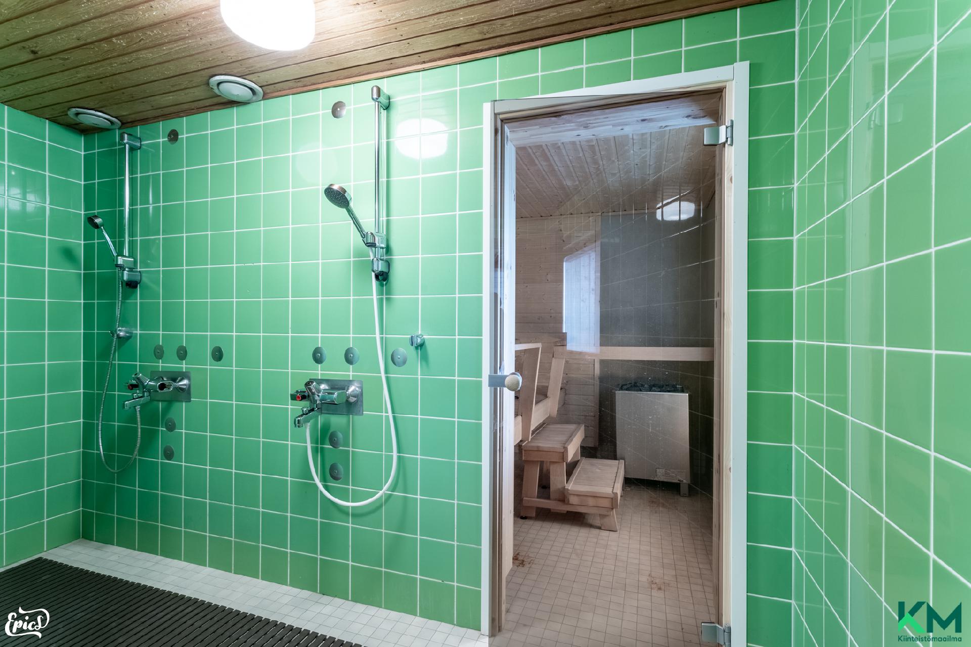 taloyhtiön saunan pesuhuone