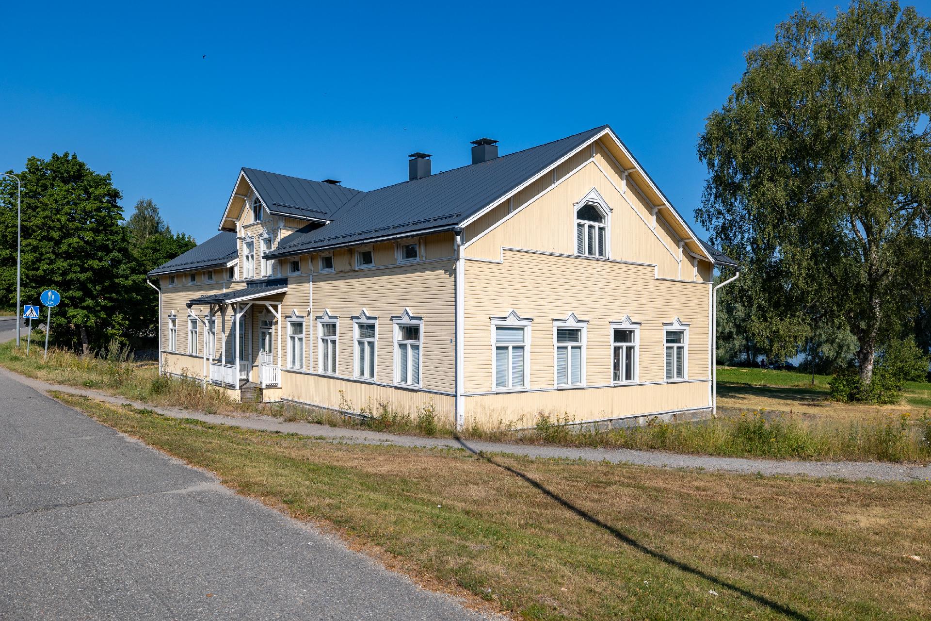 Kirkkolahdenkuja 1, Kangasniemi