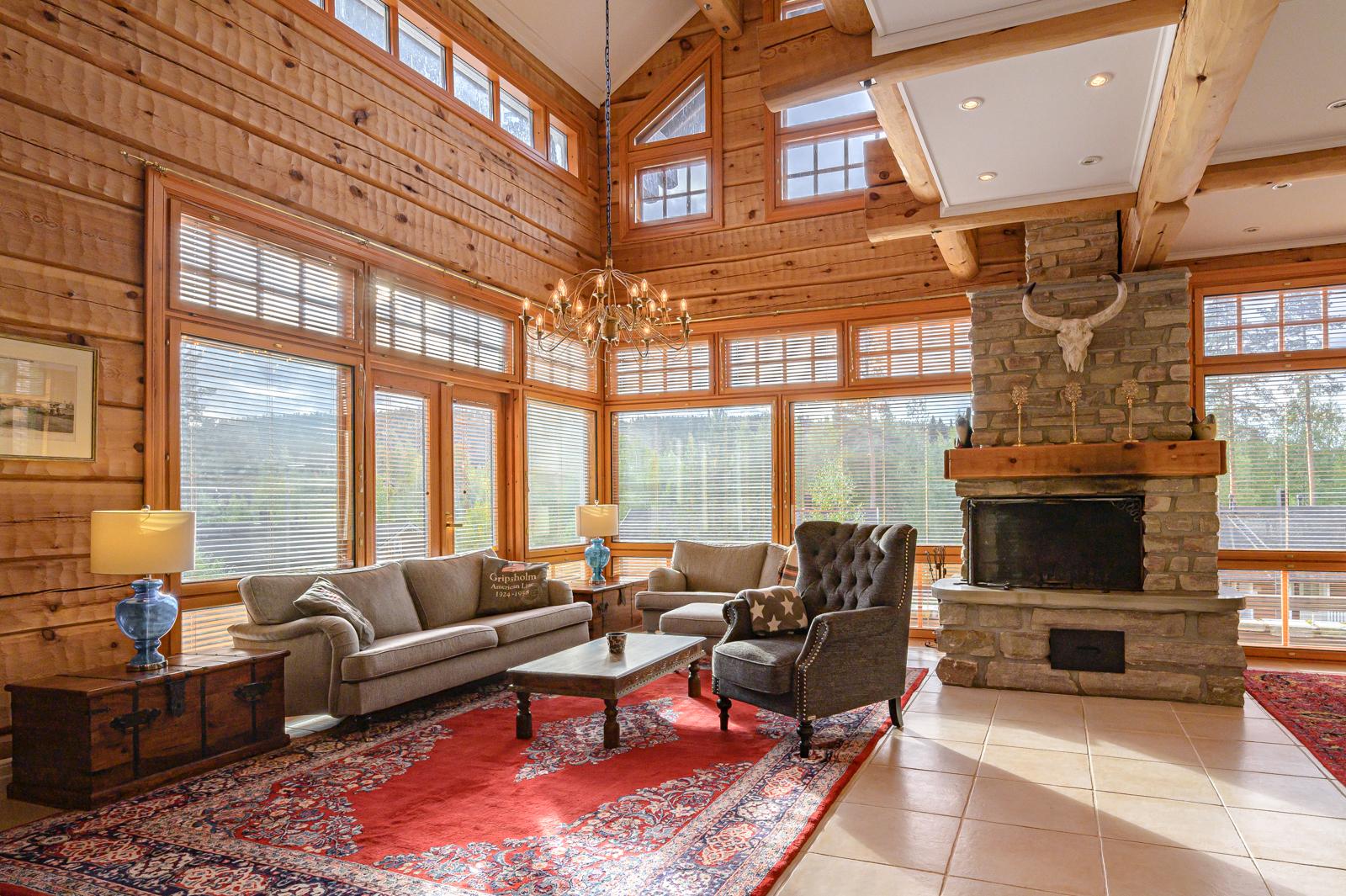 Olohuoneen tunnelmanluojana avotakka