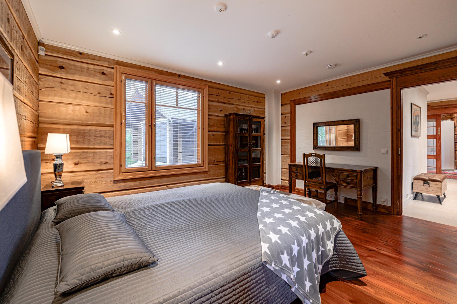 1. krs masterbedroom