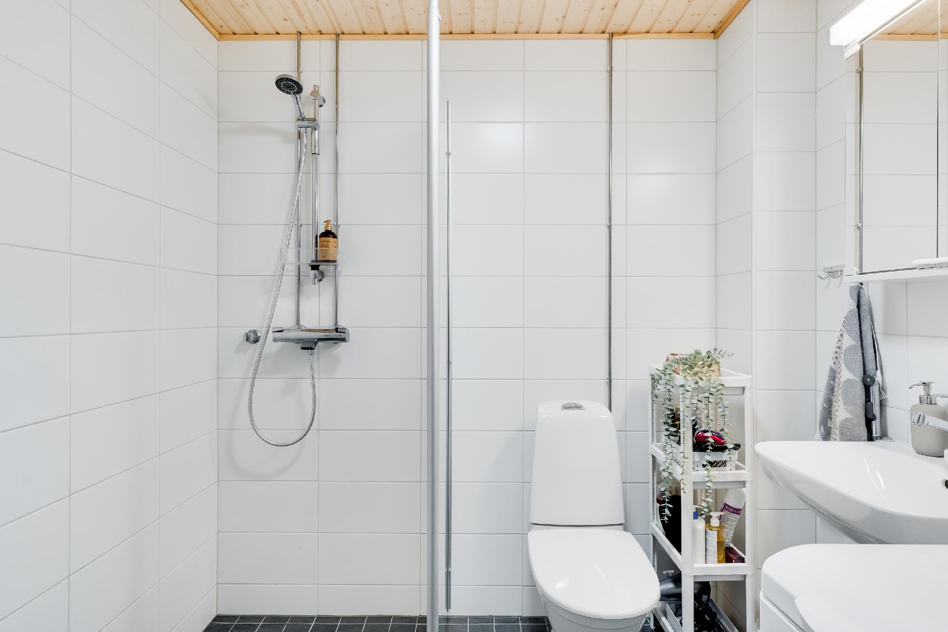 Pirttisuonraitti 4, Vuores, Tampere