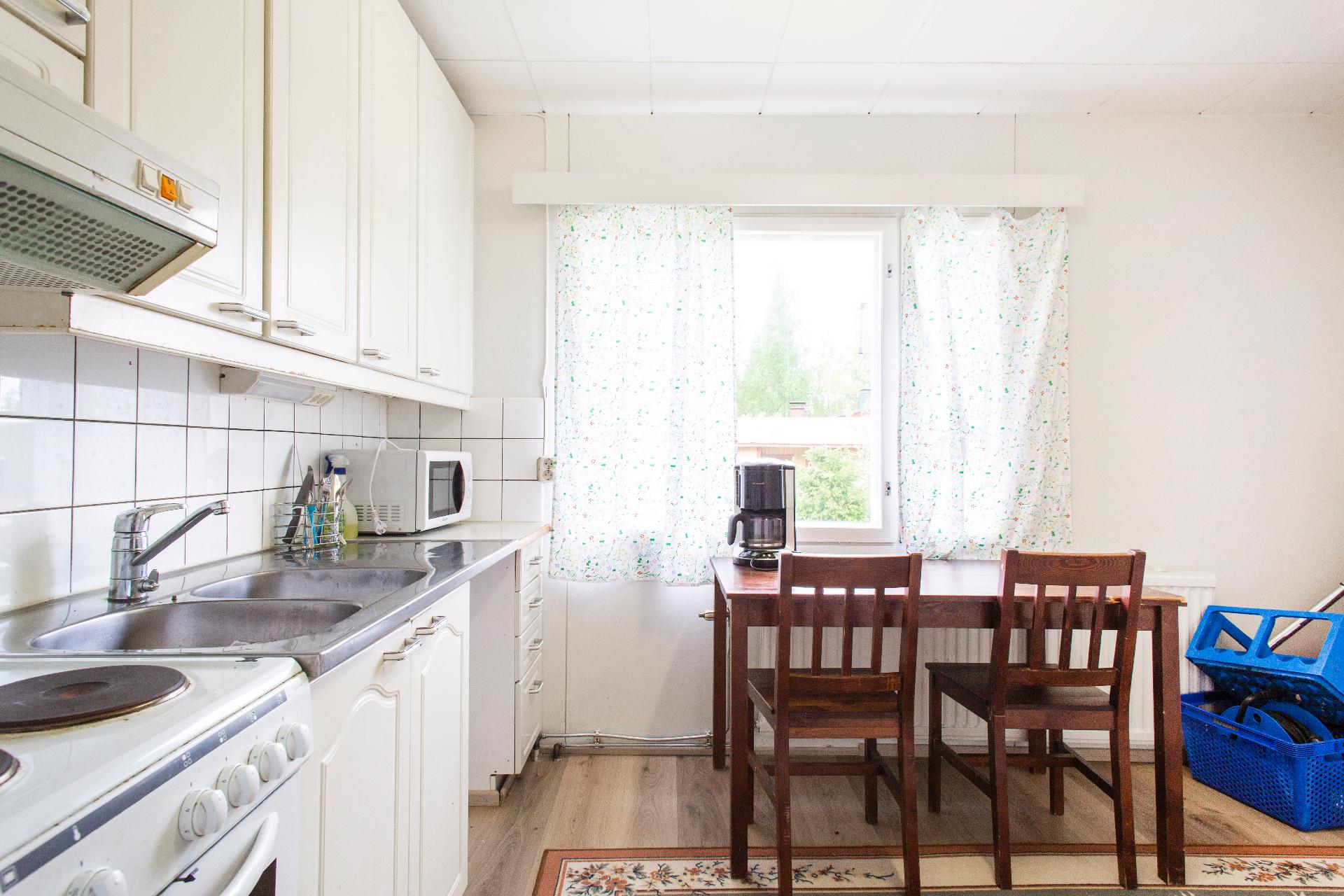 vuokratalon keittiö