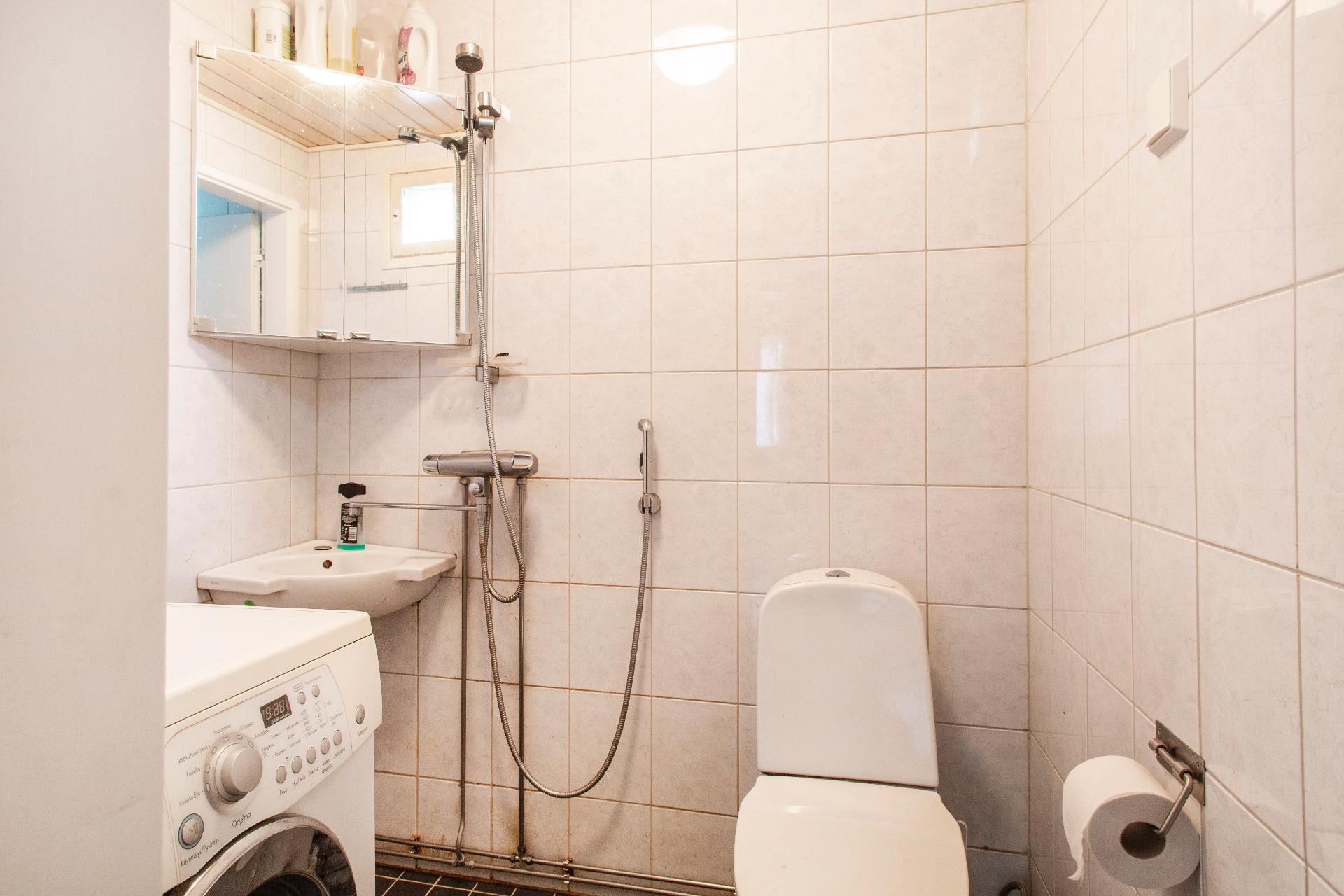 vuokratalon pesuhuone