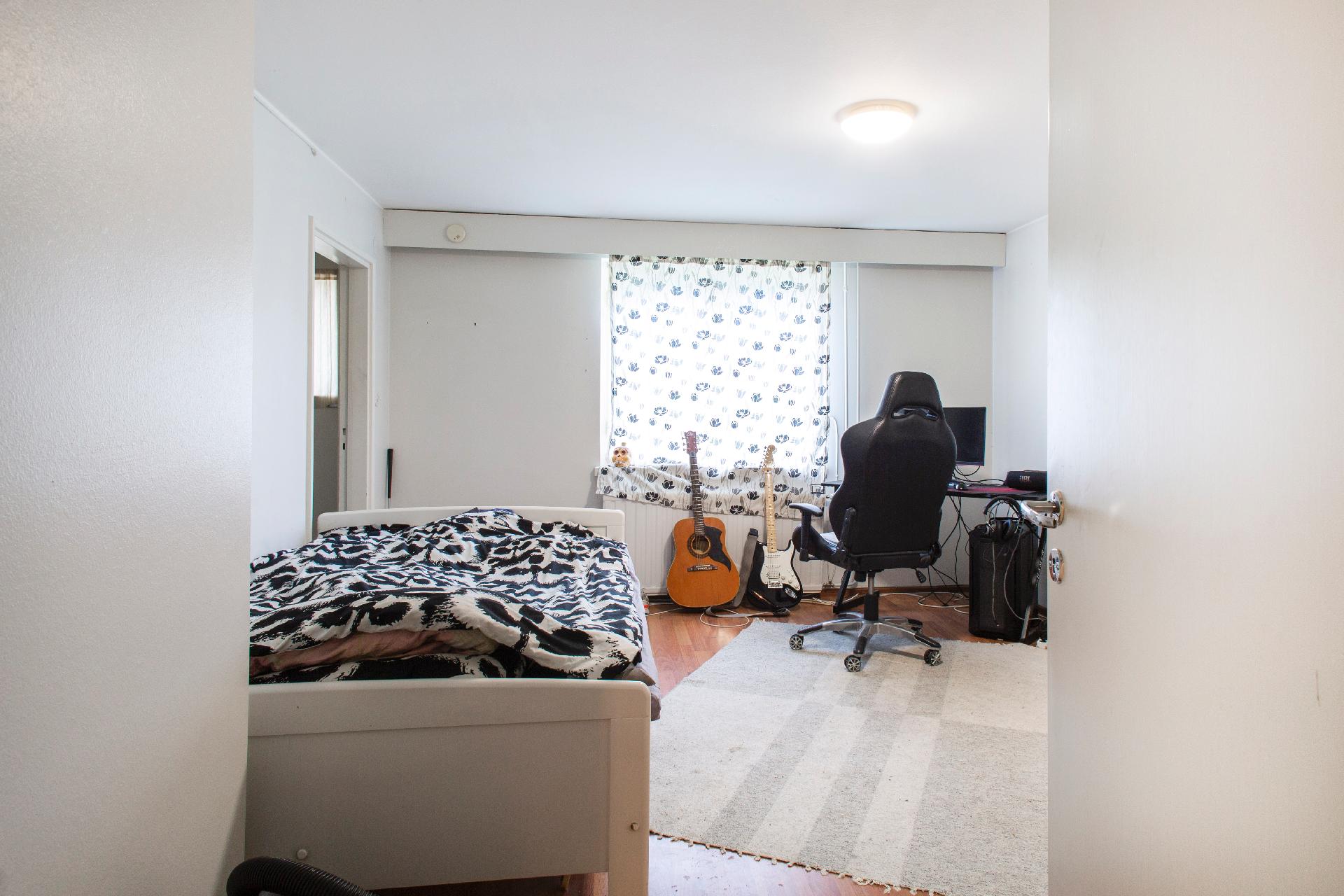 kellarikerroksen huone