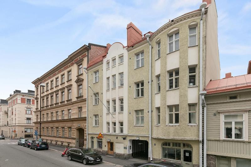 Julkisivu