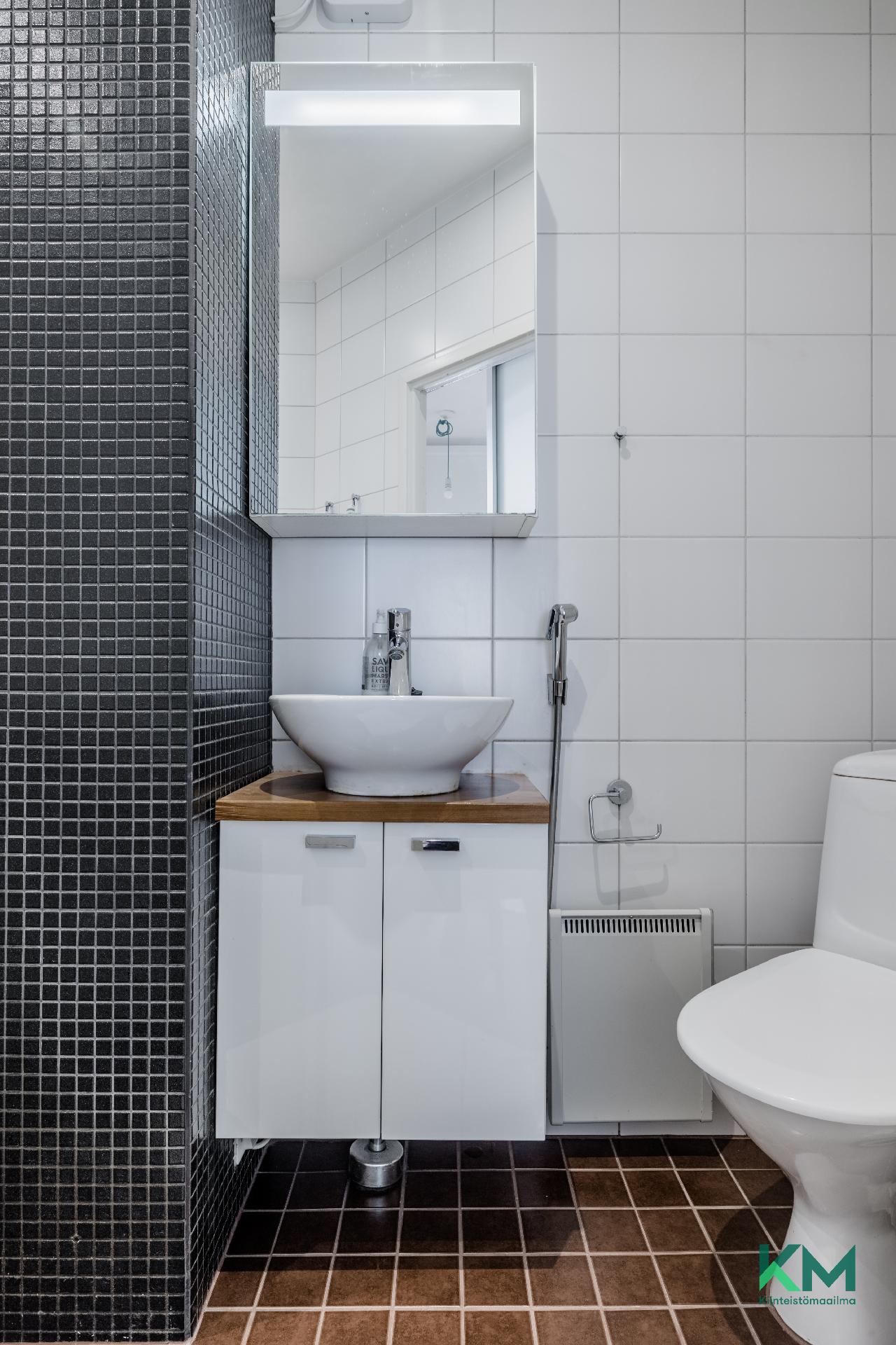 Tyylikäs kylpyhuone.