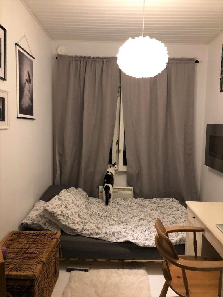 Myyjän kuvaama kalustettuna