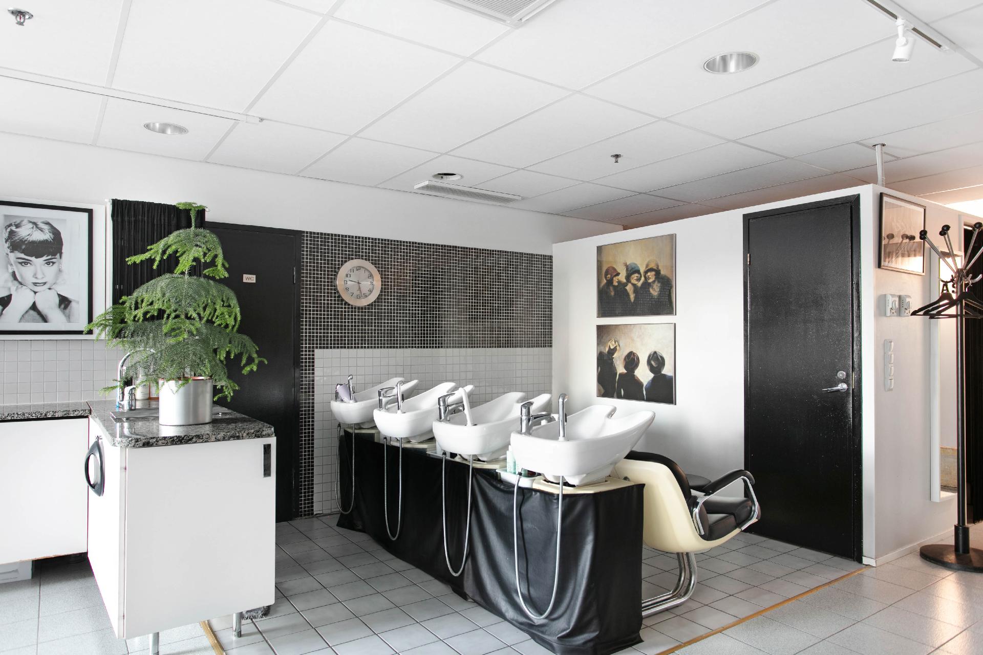 Mikonkatu 8, Kluuvi, Helsinki