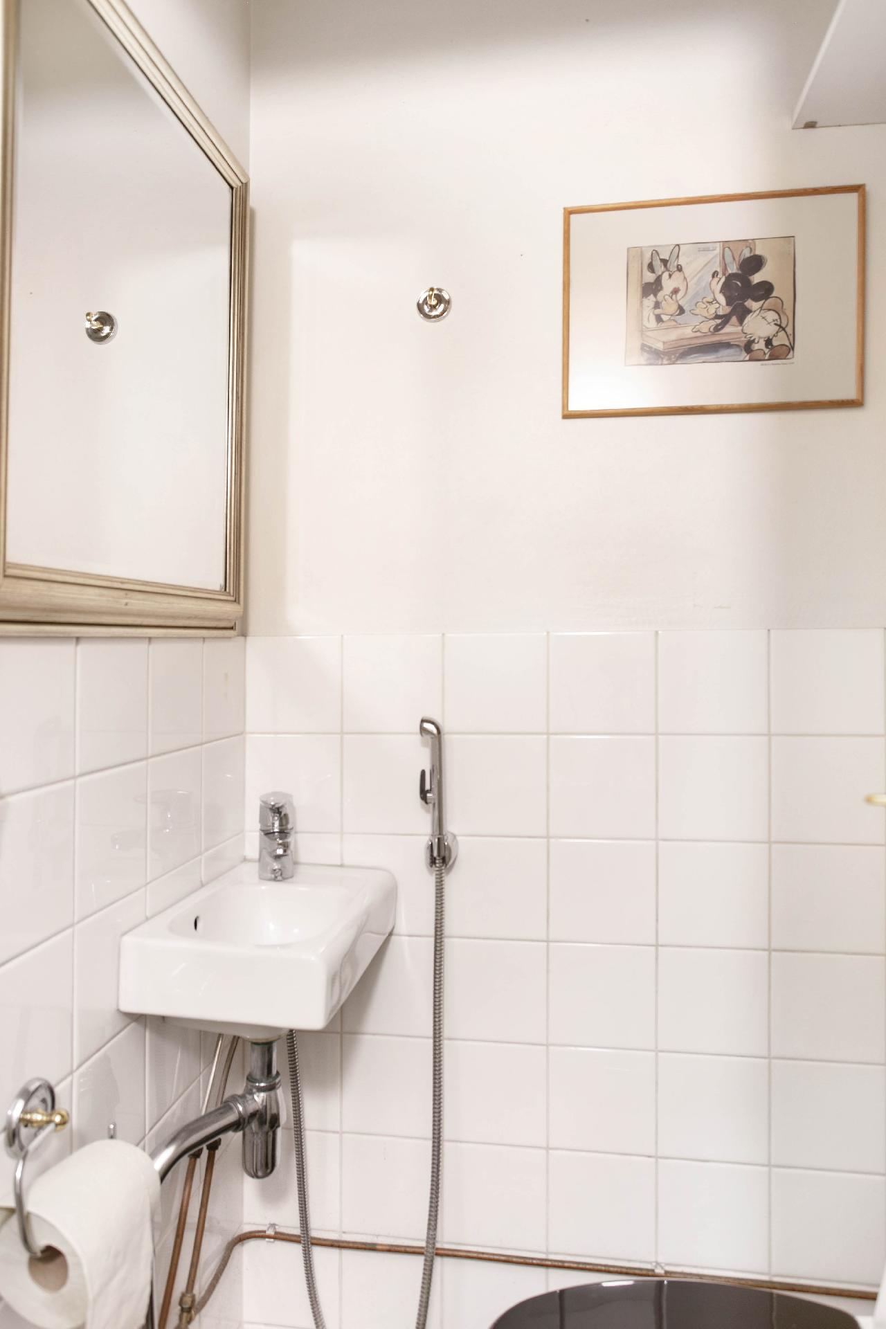 Mikonkatu 8, Kluuvi, Helsinki