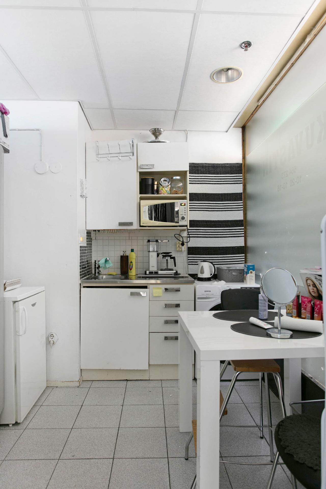 Mikonkatu 8, Kluuvi, Helsinki