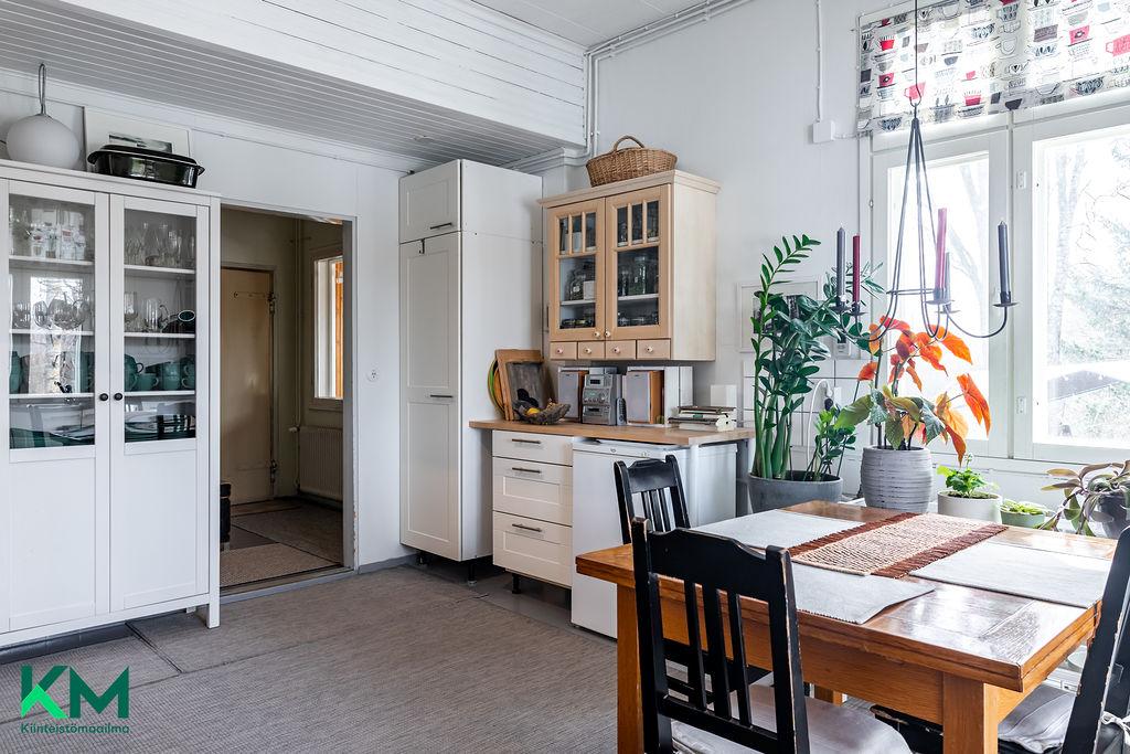 Pappilantie 1, Lästilä, Kuhmoinen