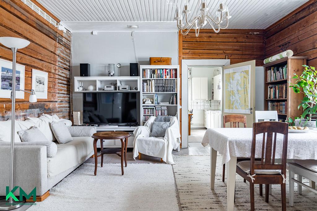 Pappilantie 1, Lästilä, Kuhmoinen