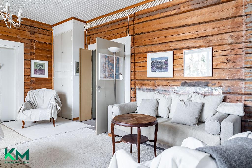 Pappilantie 1, Lästilä, Kuhmoinen