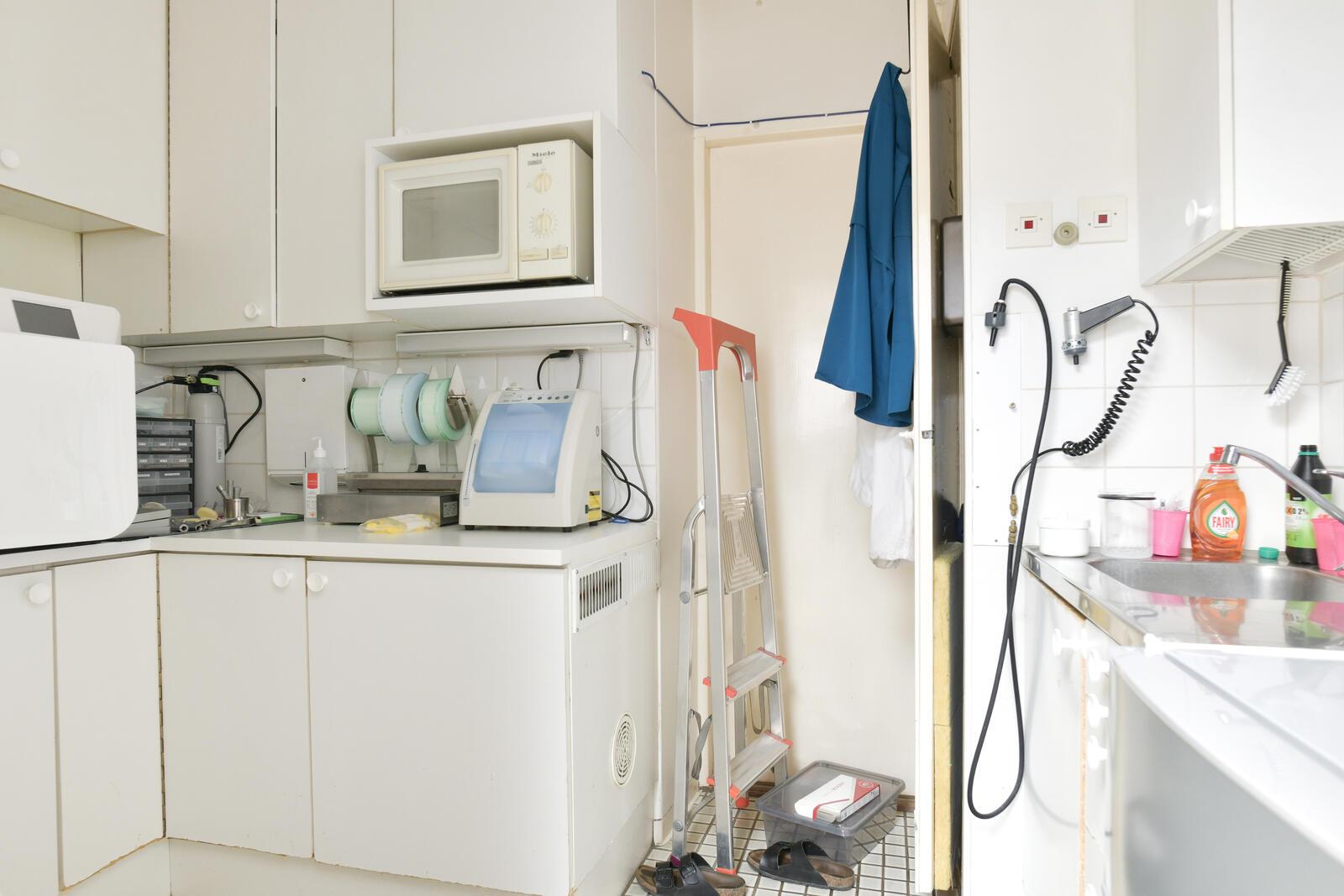 Keittiö, josta myös sisäänkäynti mahdollisuus