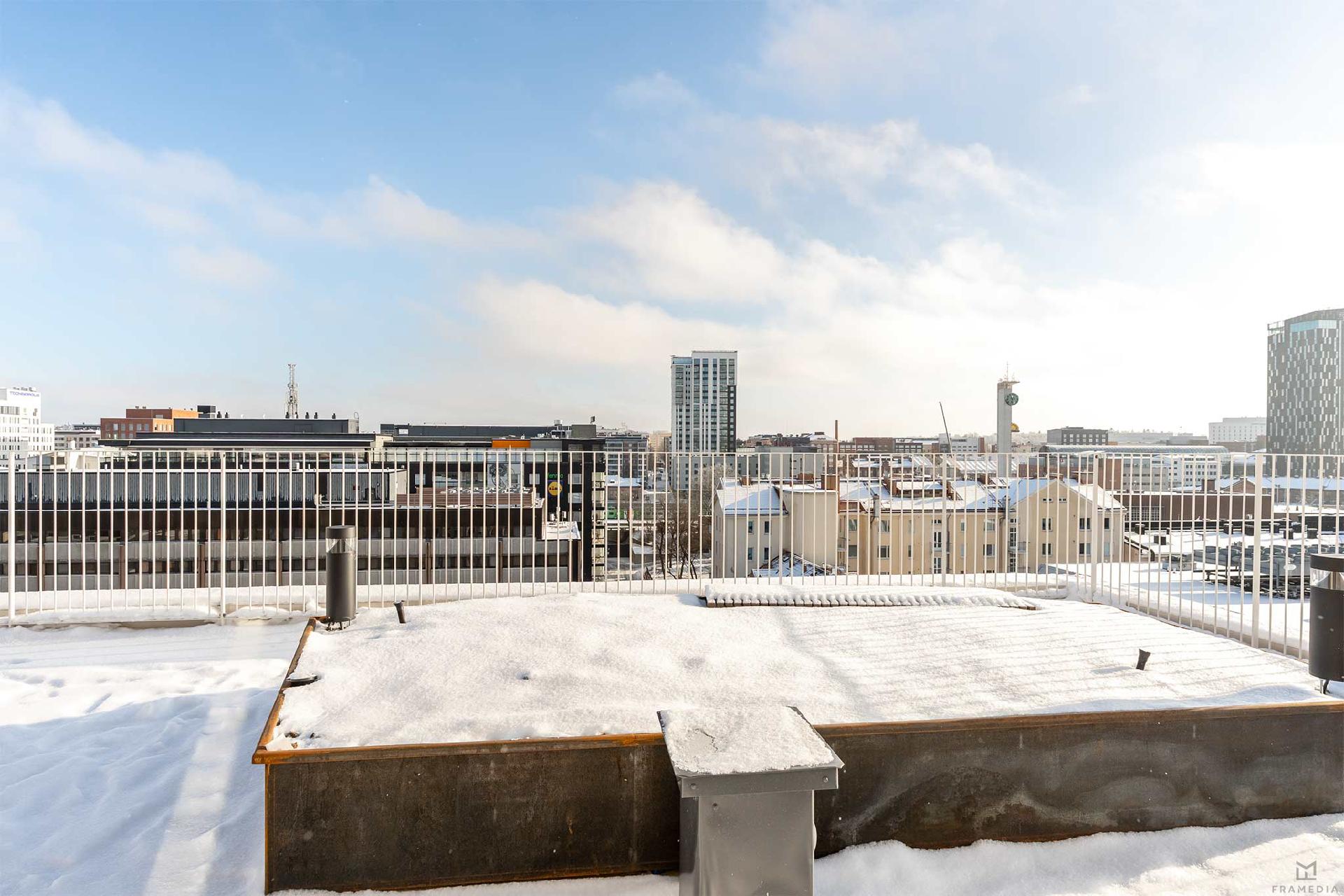 Yhtiön kattoterassia