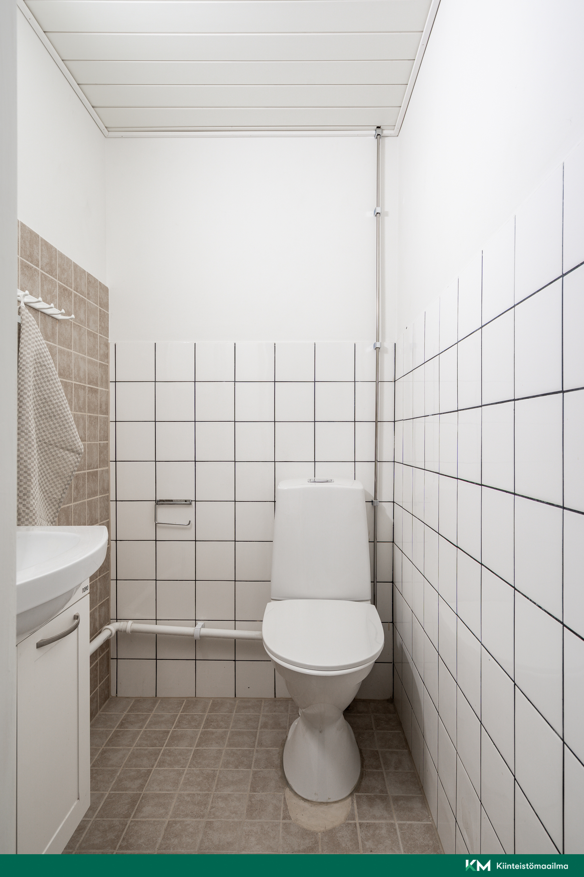 Alakerran erillis wc