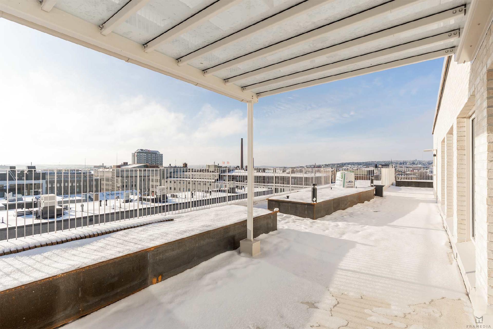 Yhtiön kattoterassia