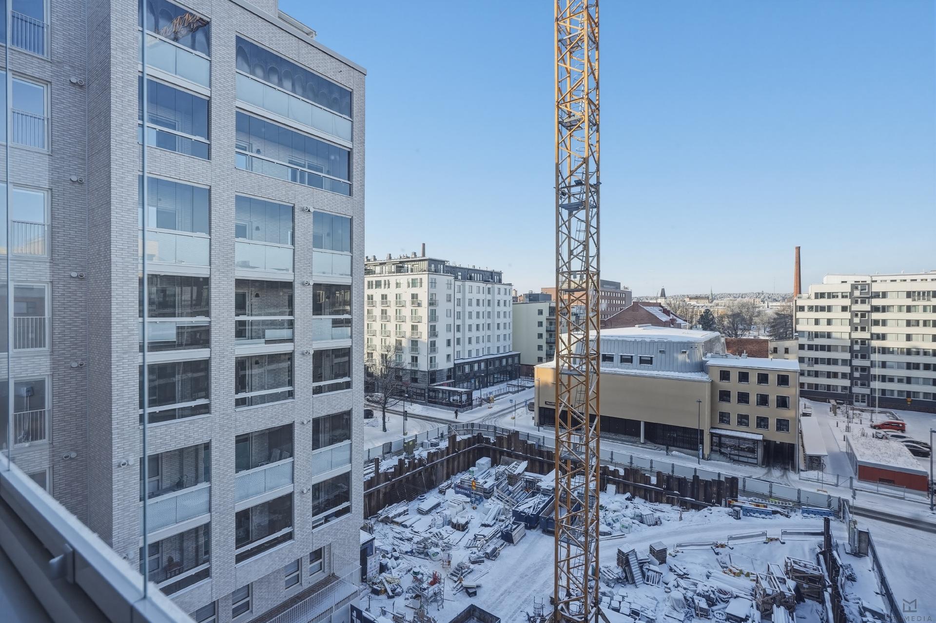 Näkymäkuvat 6. krs asunnosta B83