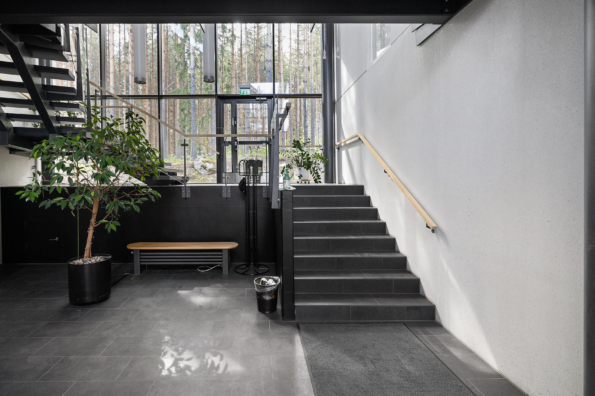 Sisääntuloaula on näyttävä