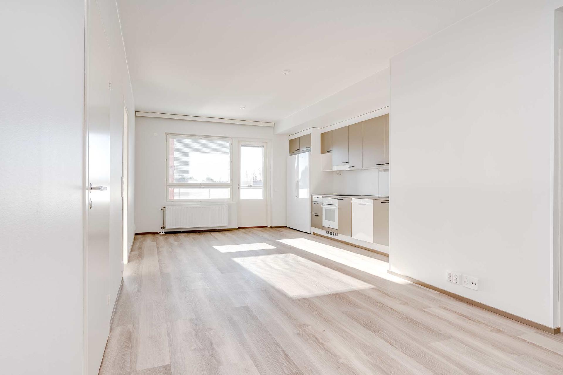 Sisäkuvat ovat 5. kerroksen asunnosta B32 (74 m²)