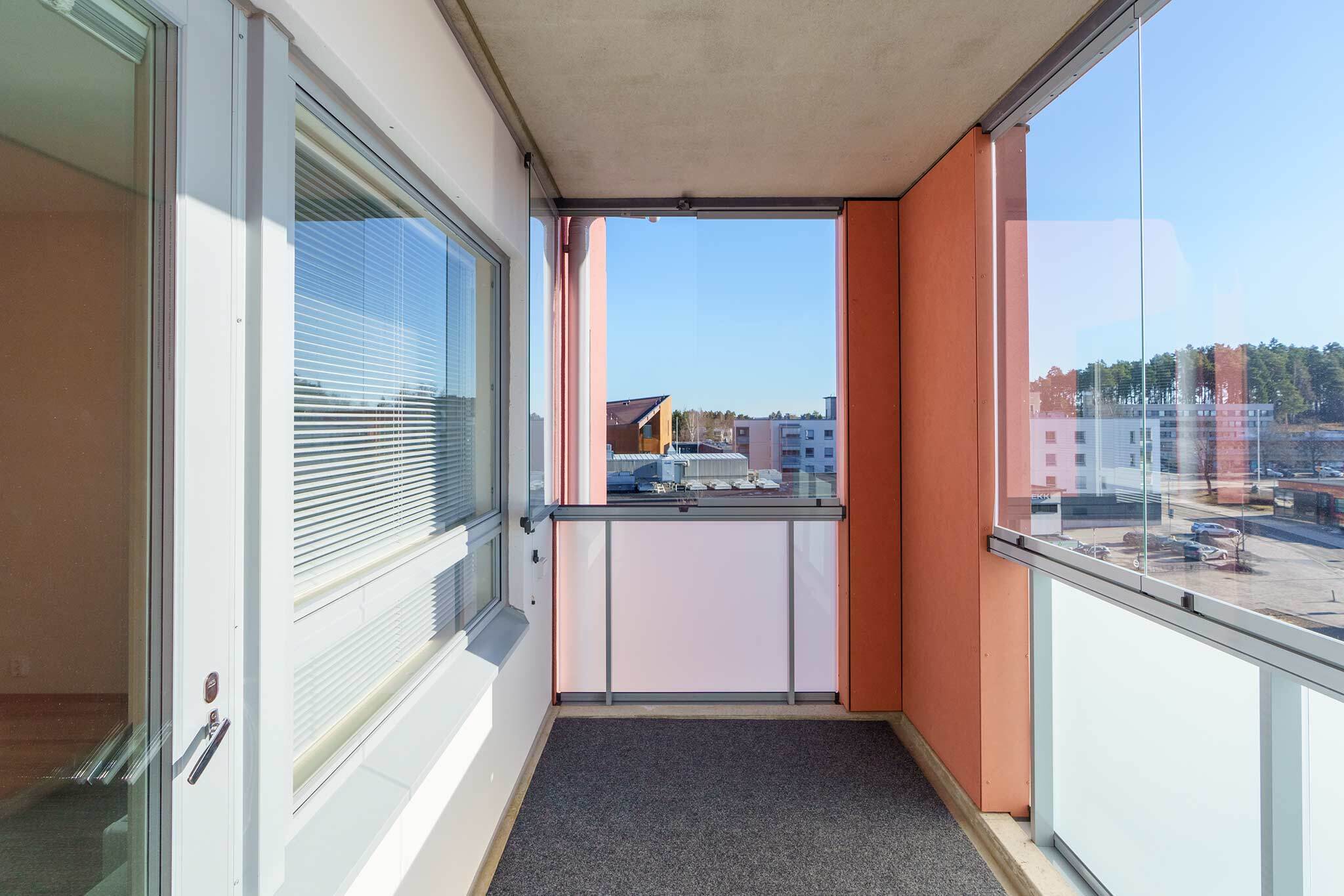 Kuva 5. kerroksen asunnon B32 parvekkeelta
