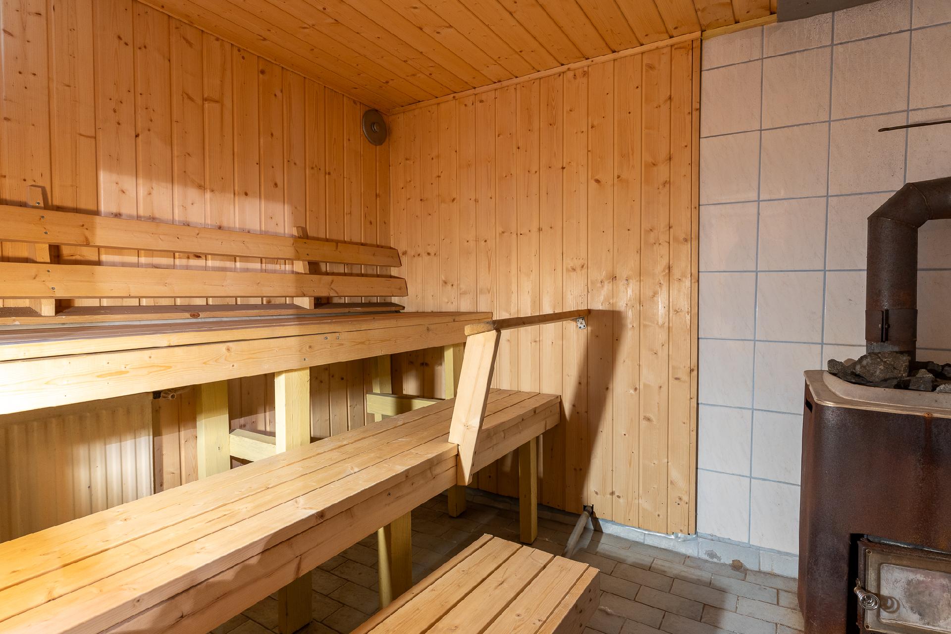 Alakerran sauna