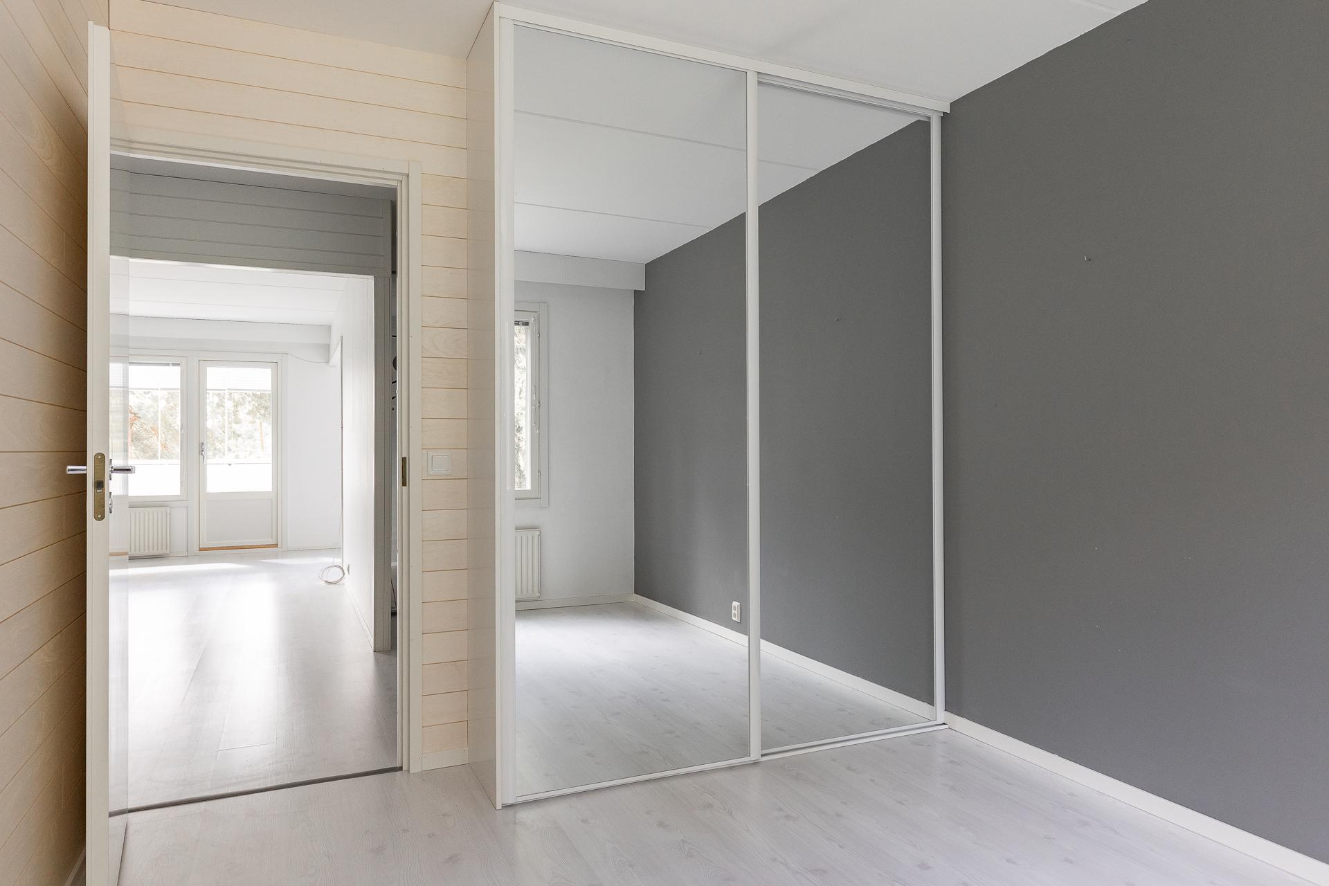 eteisestä olohuoneeseen