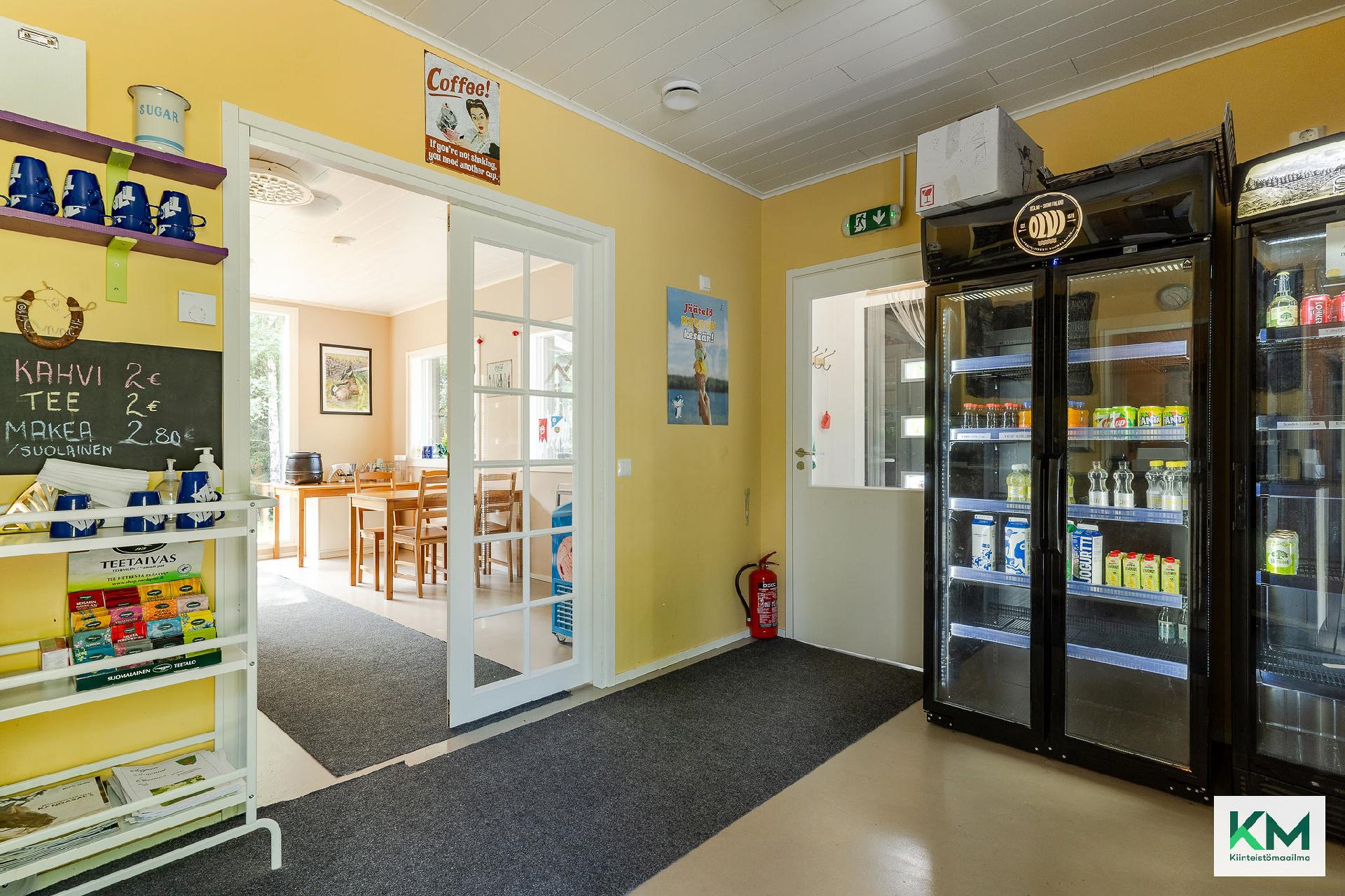 Majatalon myymälä.